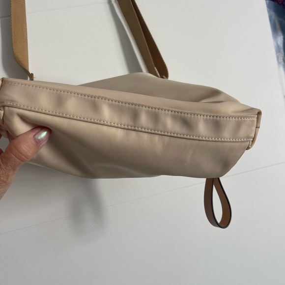 Calvin Klein Nylon Purse crossbody if you want used in good condition - Picture 7 of 9